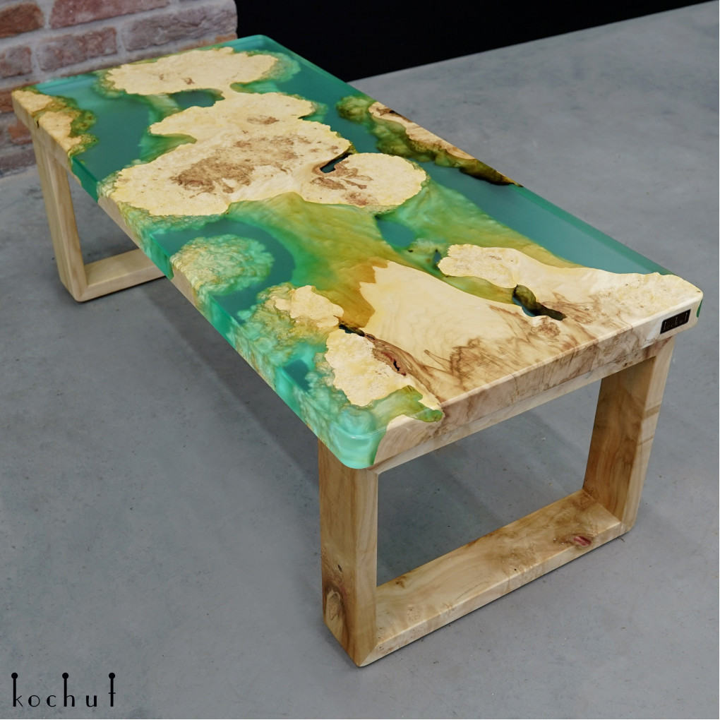 Side table Hawaii Maple, epoxy resin, polyurethane