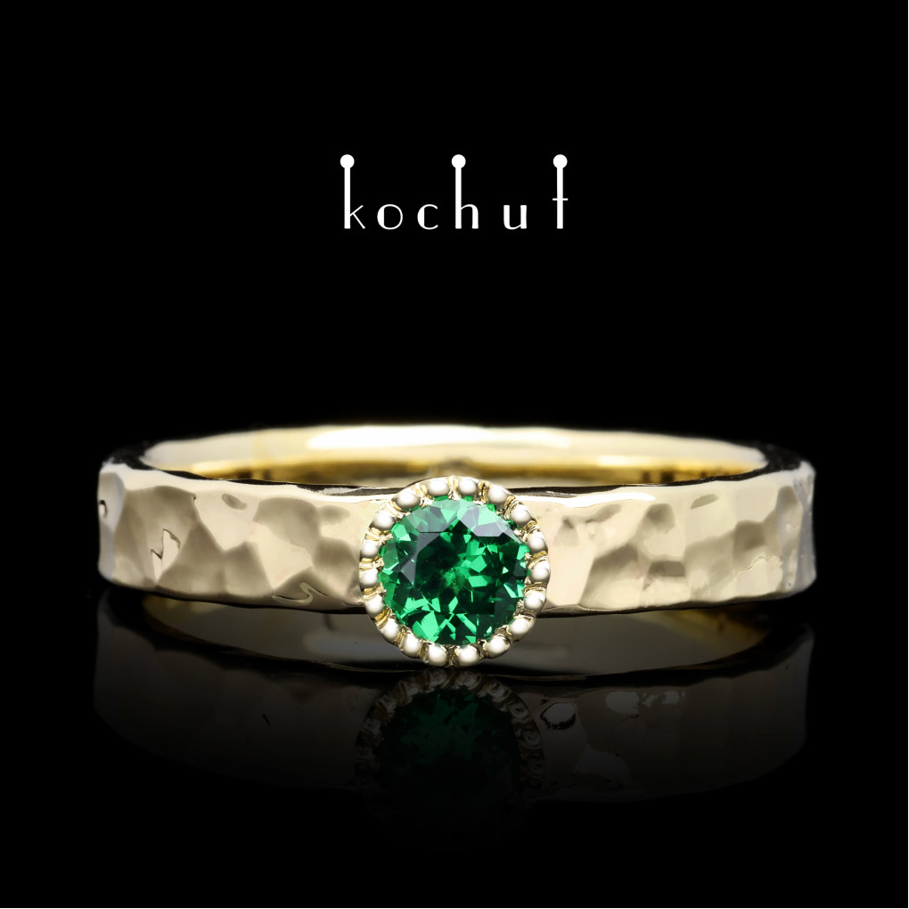 Ring «Thiamine». Yellow gold, tsavorite