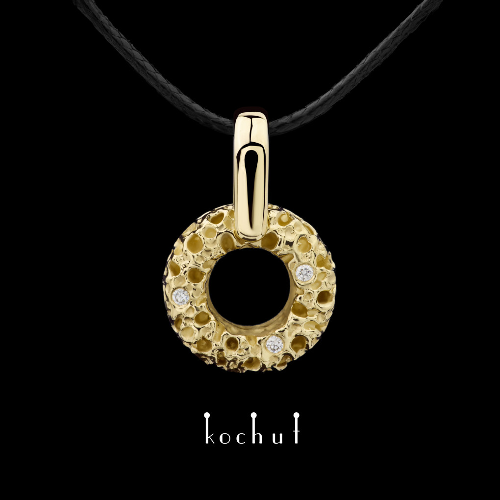 Pendant «Space mirage: kinematic». Yellow gold, diamonds